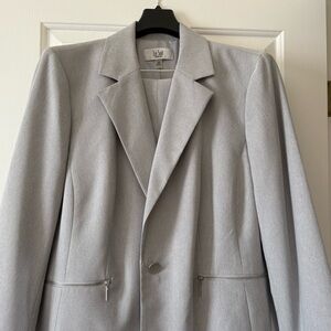 LeSuit Women’s 2-piece plus size pantsuit. Size 18W. New w/tags.